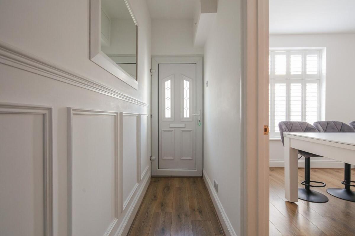 Spacious 3 Bedroom Home With Ps5 And Pool Table Near O2 Arena Canary Wharf And Elizabeth Line To Central Londra Esterno foto